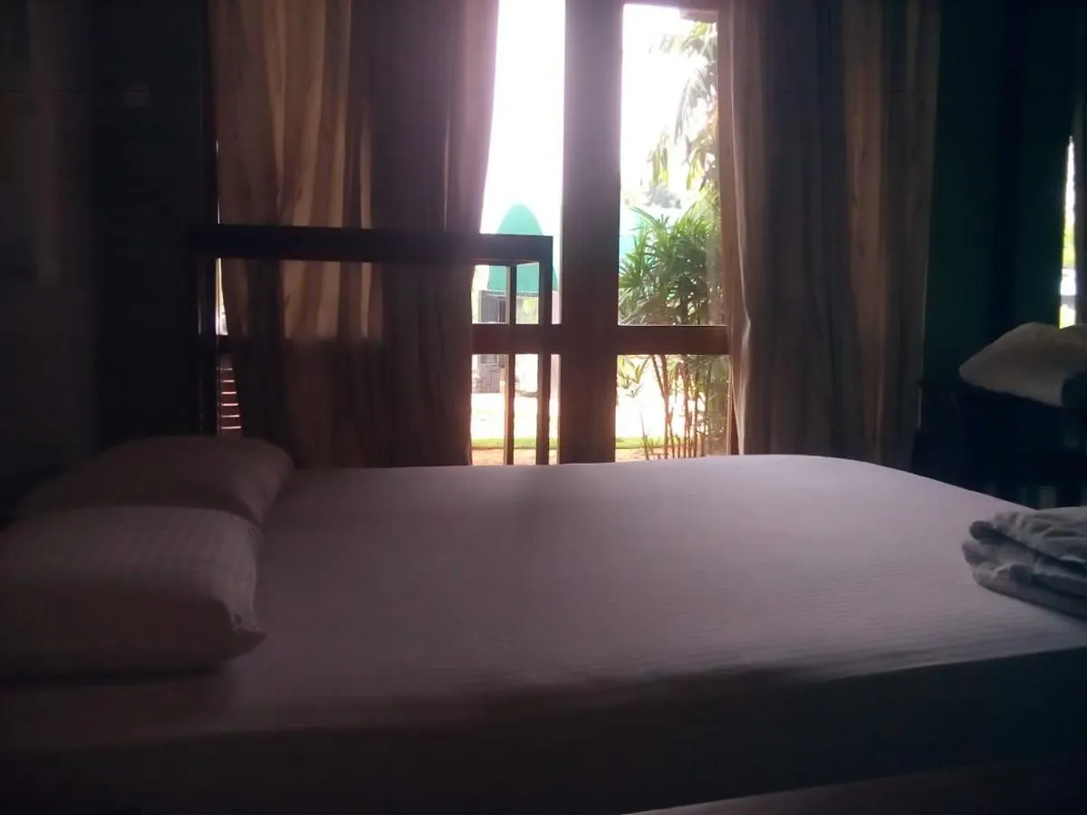 ***  The River Edge Hotel Kaduwela Sri Lanka
