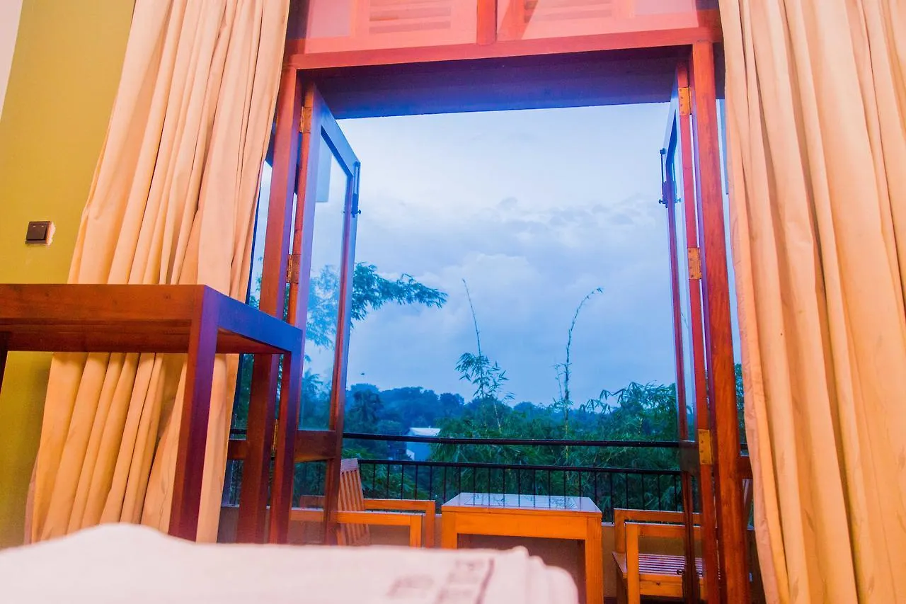 The River Edge Hotel Kaduwela