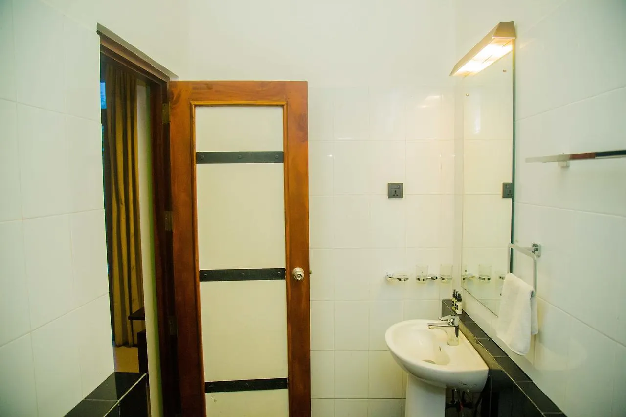 The River Edge Hotel Kaduwela